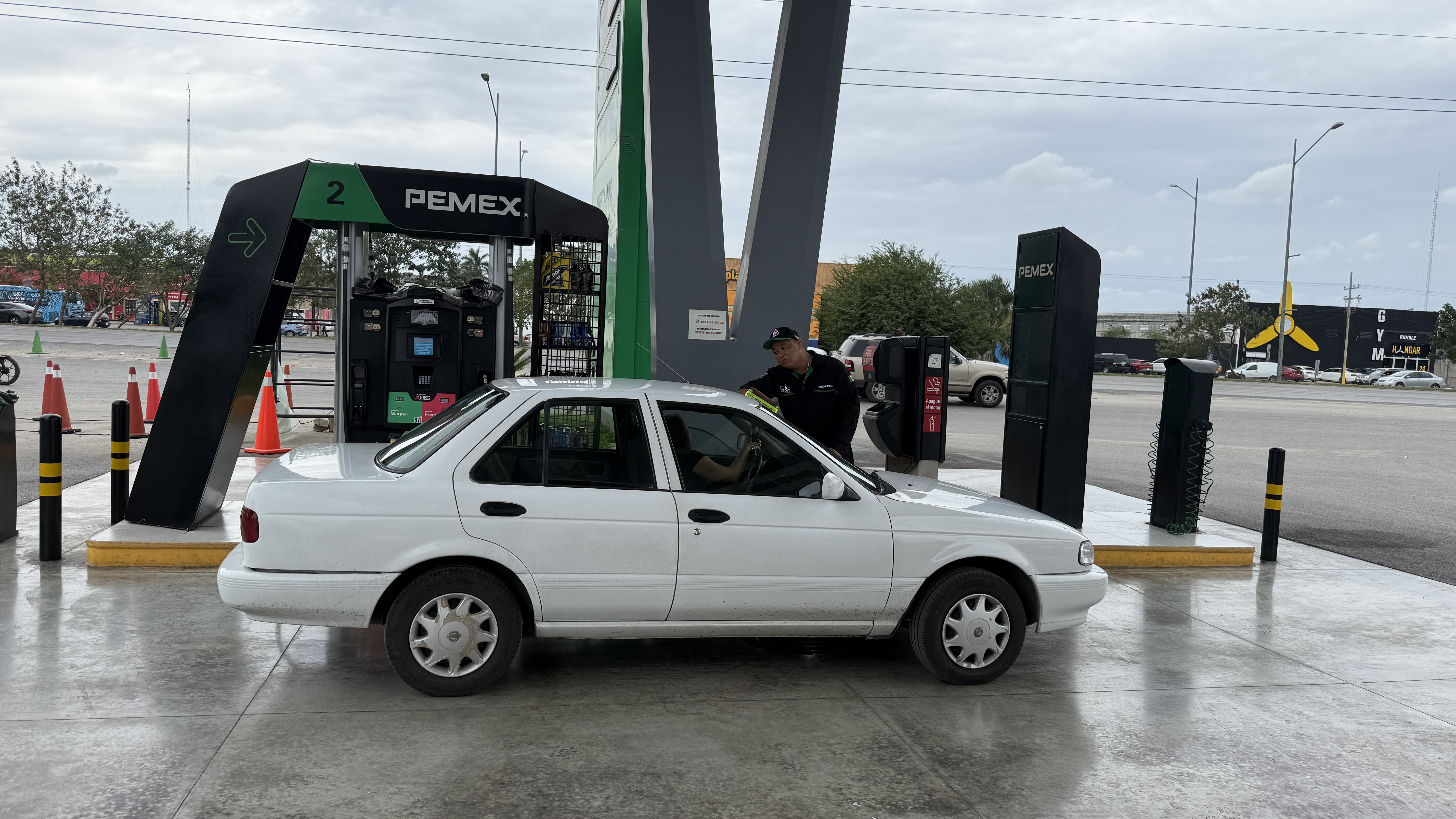 Revisión de llantas y servicio de aire